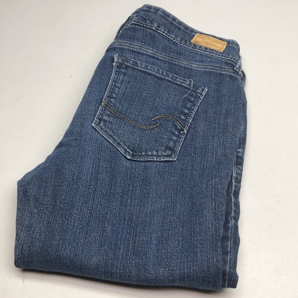 LEVI SIGNATURE STRAIGHT FIT JEANS 12/31x30 ⭐️